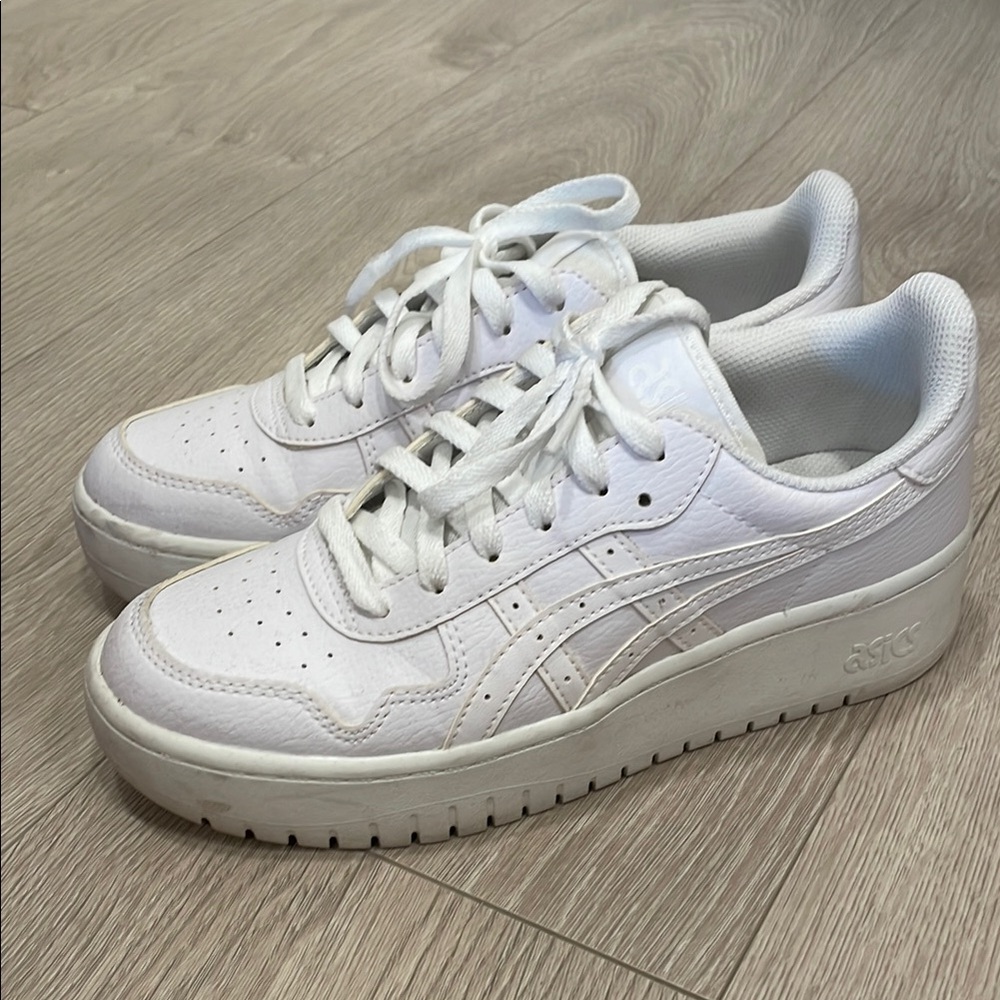 Asics White Sneakers with Chunky Sole and Minimalist Design